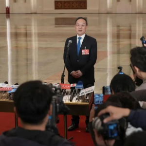 工业和信息化部部长李乐成：将大力推动人工智能和制造业双向奔赴 ... ...